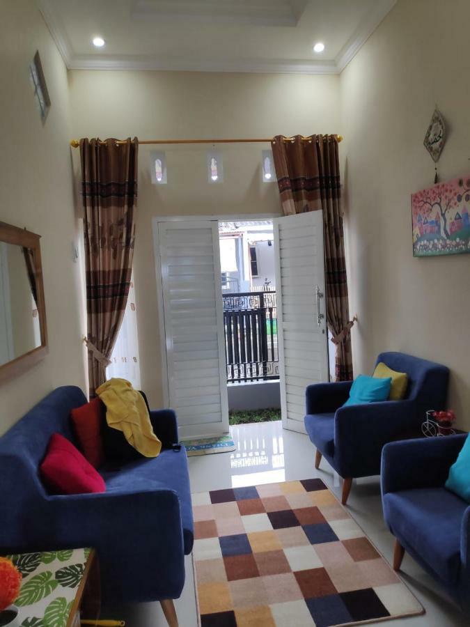 Homestay Wahyudi 1 Syariah Tlekung Ngoại thất bức ảnh